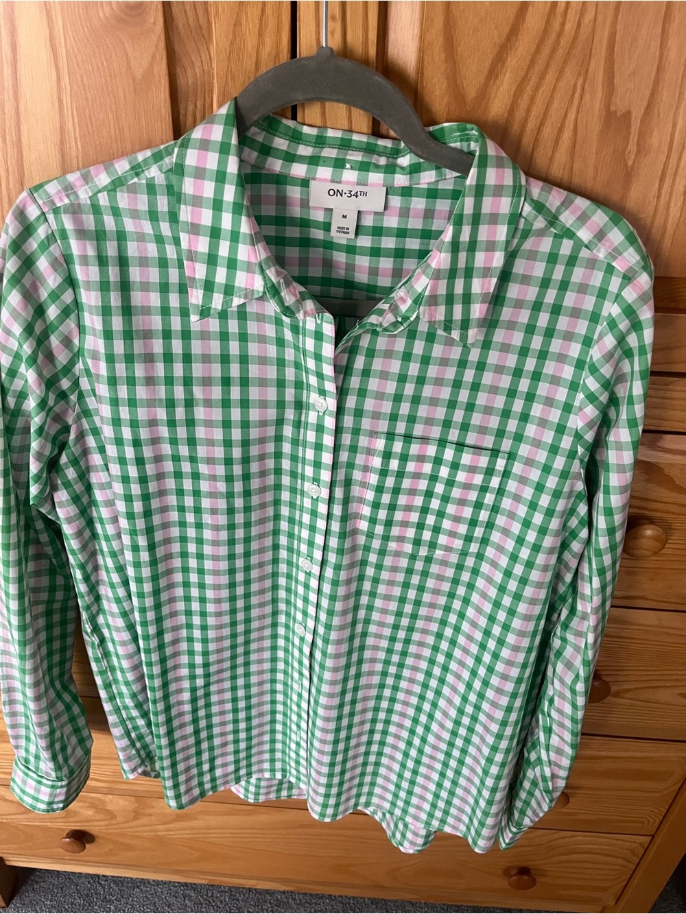 On 34th Green and White Plaid women’s blouse.  Medium